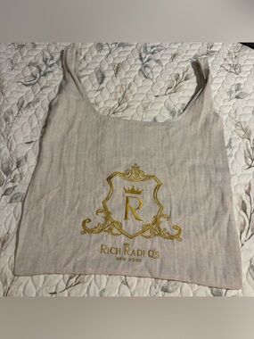 Rich Radi Q’s New York Embroidered Crest Linen Tote Bag
